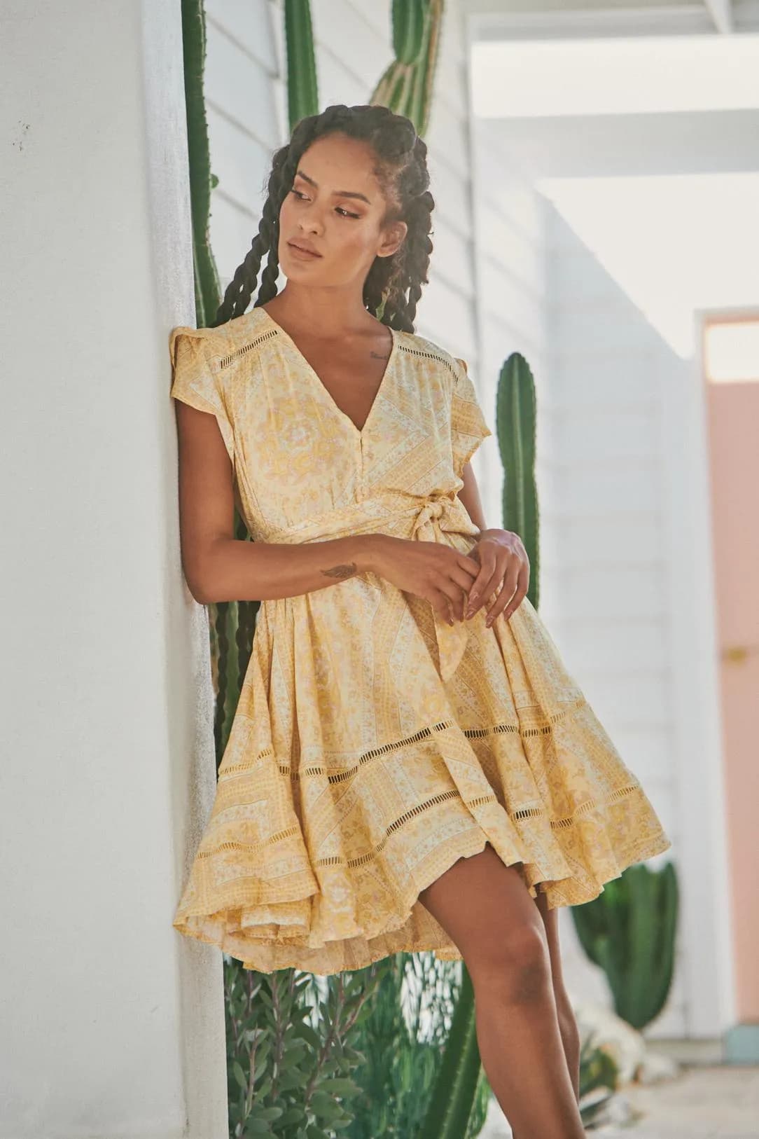 JAASE Tigris Print Montana Mini Kleid Gelb – Stylisches Sommeroutfit