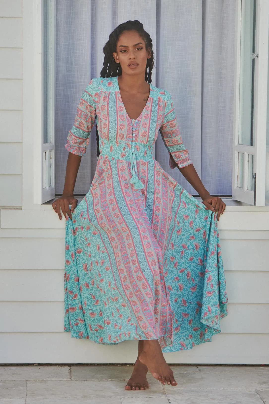 JAASE Pegaso Druck Indiana Maxi Kleid Blau - Elegantes Sommeroutfit - S